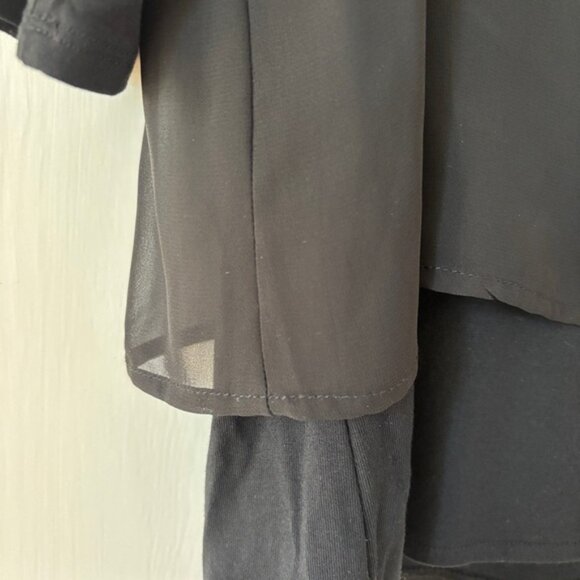 Chico's Size 2 Black Tiered Hem Bottom Long Sleeve Blouse Chicos‎ Large Tunic - Picture 3 of 8